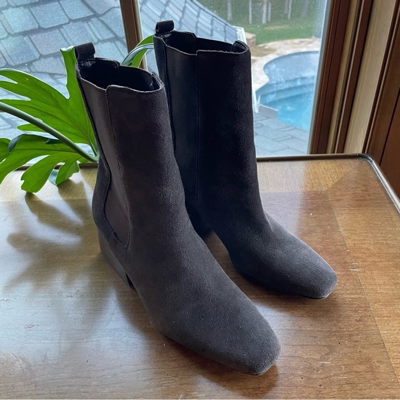 Blondo Selena Waterproof Chocolate Brown Suede Leather Chelsea Boots - Picture 2 of 12